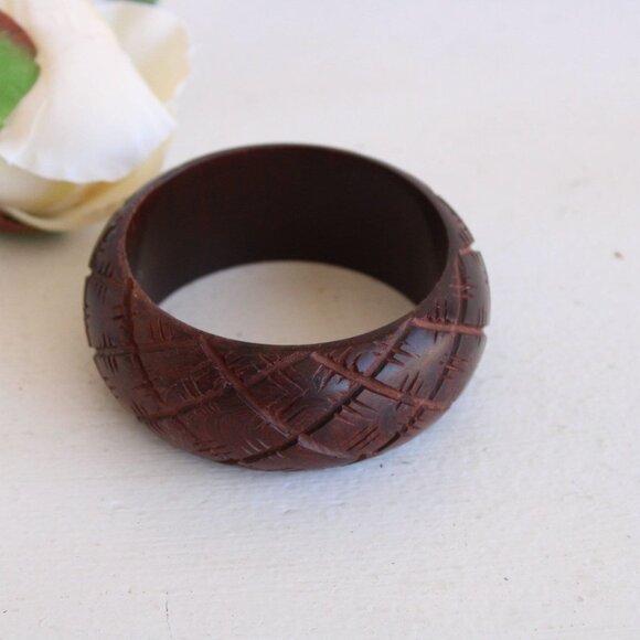 Vintage Bangle Bracelet, Brown Wood Carved Stacking Bracelet, Made in India Boho - Picture 2 of 10